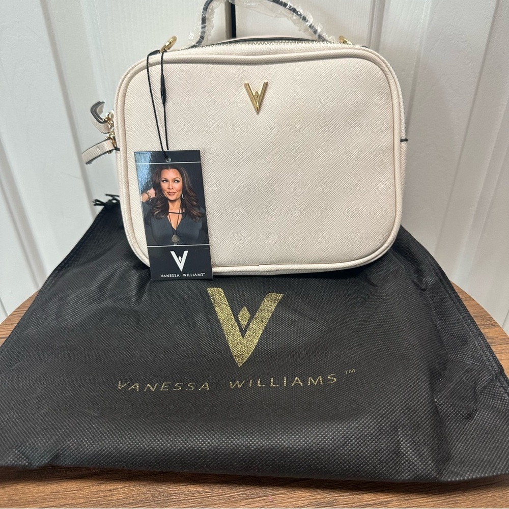 NWT Vanessa‎ Williams crossbody bag off white